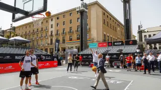 Presentación del Open Zaragoza 3x3 de baloncesto que se celebra en la plaza del Pilar