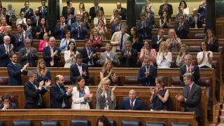 Bancada del PP en el Congreso de los Diputados aplaudiendo al portavoz, Miguel Tellado, en el Pleno sobre la reforma del CGPJ.