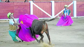 Celebración del ‘Popeye torero’ en la plaza de toros de Teruel.