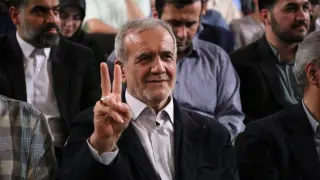 Masud Pezeshkian devuelve al reformismo a la presidencia de Irán veinte años después.
