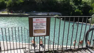 En la piscina natural de Beceite, en la foto, se recomienda no bañarse.