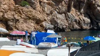Un hombre de unos 50 años ha muerto este miércoles cuando practicaba submarinismo en la playa de Calahonda, en Motril (Granada).