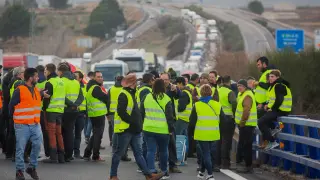 Las protestas empezaron en febrero con cortes en las autovías, como la A2 en La Almunia