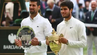 Alcaraz y Djokovic en la final de tenis de Wimbledon de 2023
