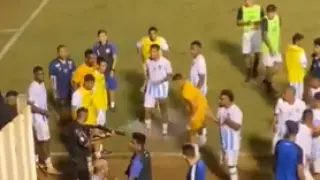 Un policía dispara a un jugador de Brasil
