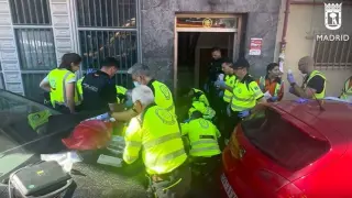 El joven atacado en Vallecas recibe asistencia
