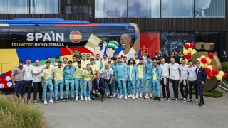 Los jugadores de la selección española, antes de emprender su viaje a Berlín.