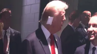 Trump reaparece con la oreja vendada ante en la convención republicana