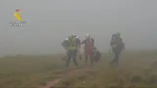 Evacuación de una senderista francesa en el ibón de Estanés, en Ansó