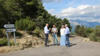 Visita de representantes del Ayuntamiento de Boltaña y de la Diputación de Huesca a los accesos de Silves y Aguilar.