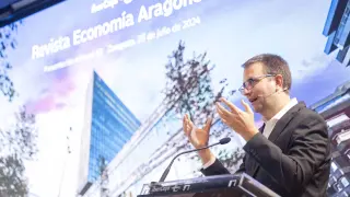 Enrique Barbero, director de Comunicación, Marca y Relaciones Institucionales de Ibercaja, durante la presentación del último número de la revista Economía Aragonesa.