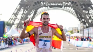 Alvaro Martin of Spain celebrate his third position during Mens 20km Race Walk Athletics on Trocadero during the Paris 2024 Olympics Games on August 1, 2024 in Paris, France...AFP7 ..01/08/2024 ONLY FOR USE IN SPAIN [[[EP]]]