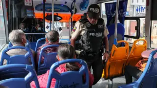 Imagen de archivo de un policía en Ecuador.