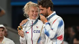 Los checos Katerina Siniakova y Tomas Machac se llevan el dobles mixtos.