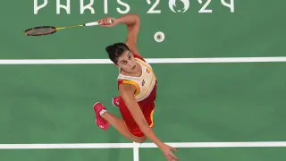 Spain's Carolina Marin plays against Japan's Aya Ohori during their women's singles badminton quarterfinal match at the 2024 Summer Olympics, Saturday, Aug. 3, 2024, in Paris, France. (Hamad I Mohammed/Pool Photo via AP)