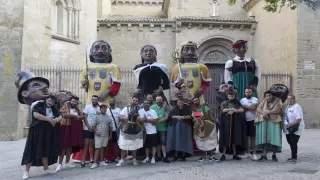 Gigantes, cabezudos y caballicos de Huesca.