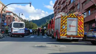 Dotaciones de Policía, Bomberos y una ambulancia en el lugar de los hechos