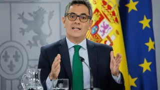 El ministro de la Presidencia, Justicia y Relaciones con las Cortes, Félix Bolaños, durante una rueda de prensa posterior a la Reunión del Consejo de Ministros, en el Palacio de La Moncloa, a 17 de septiembre de 2024, en Madrid (España). El Consejo de Ministro ha aprobado el Plan de Acción por la Democracia y contra los bulos que él mismo anticipó antes del verano. Además, el Gobierno aprueba 125 millones de euros para 30 organizaciones, entre ellas Unicef, Acnur y UNESCO y, ha celebrado la nominación de la ministra de Transición Ecológica como comisaria europea...17 SEPTIEMBRE 2024;CONSEJO DE MINISTROS;PLAN;REGENERACION;BULOS..Alejandro Martínez Vélez / Europa Press..17/09/2024 [[[EP]]]