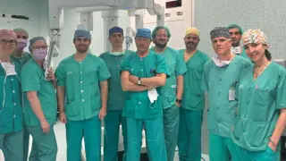 Equipo del Hospital Universitario Miguel Servet que ha llevado a cabo la intervención