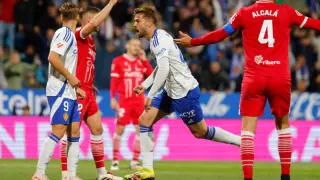 Marí acaba de marcar el 2-2 ante el Cartagena el pasado sábado en el minuto 88. Vuelto, a su lado, Dani Gómez, que anotaría el 3-2 nueve minutos más tarde, en el 97.