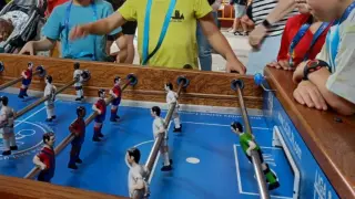 Foto de la pasada edición del Campeonato Nacional y Comarcal de futbolín en Cucalón