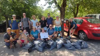 Más de 30 voluntarios participaron en la nueva jornada de limpieza de basura organizada por la plataforma Tena Limpio.