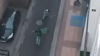 Vídeo | Batucadas con cubos de basura en el centro de Zaragoza: "La noche es territorio salvaje"