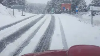 Nieve en la carretera de Frías de Albarracín.