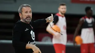 Primer entrenamiento de Joan Plaza como entrenador del Casademont Zaragoza.