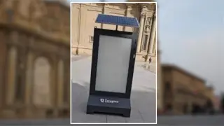 Desde hace unas horas este nuevo objeto ocupa un lugar destacado en la plaza del Pilar.