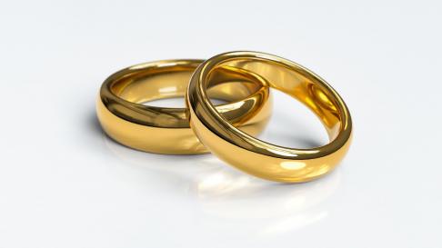Tradicionales anillos de boda