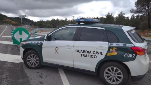 Vehículo de la Guardia Civil de Tráfico en Teruel.