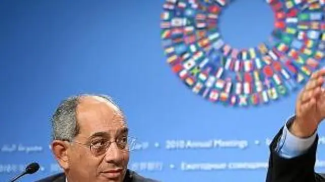 El ministro egipcio Youssef Boutros-Ghali y el director gerente del FMI, Dominique Strauss-Kahn.
