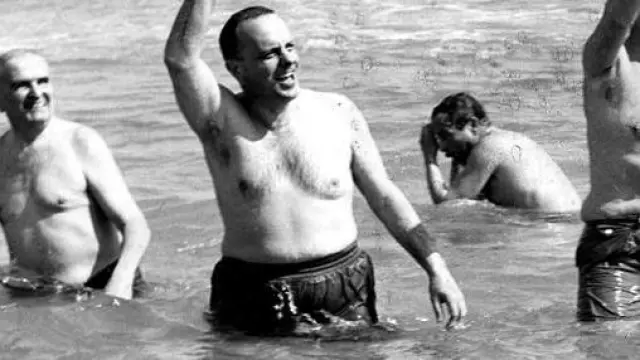 Fraga se bañó en Palomares, en los 60, tras el choque de dos bombarderos norteamericanos.