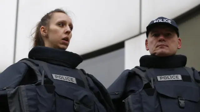 Policía francesa en París