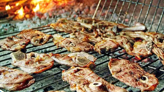 El Ternasco de Aragón es el protagonista del menú que ofrece el restaurante Rincón de Trini