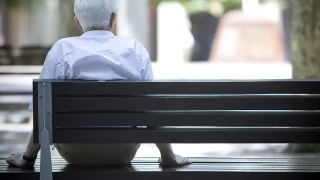 Más de la mitad de los aragoneses mayores de 85 años viven solos o con su pareja.