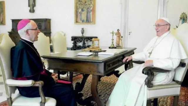 El obispo de Tarazona junto al Papa Francisco durante su reciente visita al Vaticano