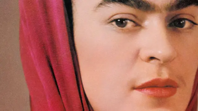 Frida Kahlo, retratada por su amante Nickolas Muray.