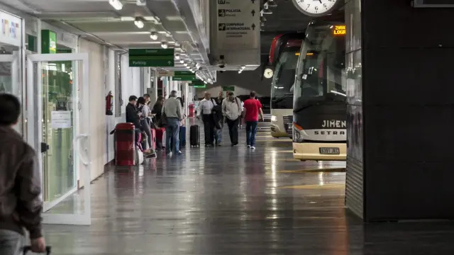 Interior de la estación de autobuses de Zaragoza.