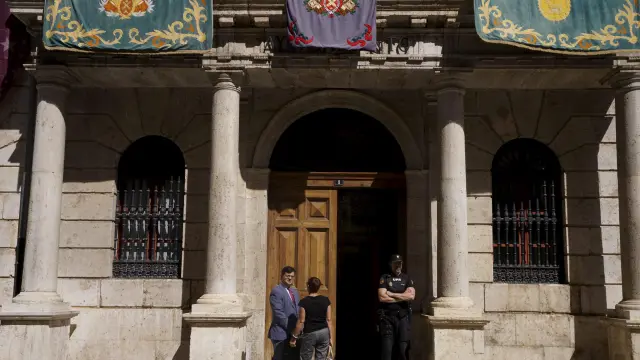 Fachada principal del Ayuntamiento de Teruel.
