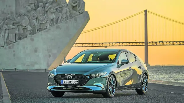 El Mazda3 proporciona un agrado de conducción sobresaliente, sin nada que envidiar a los tradicionalmente catalogados como prémium.