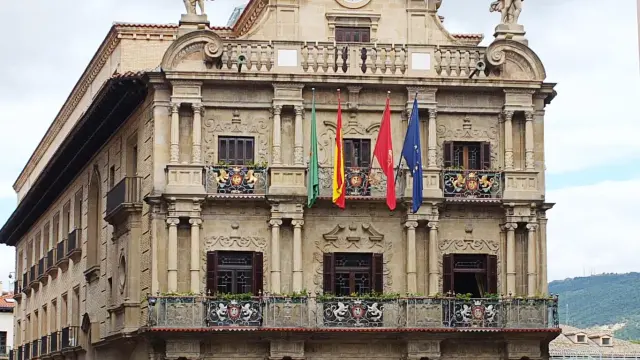 Fachada del Ayuntamiento de Pamplona.