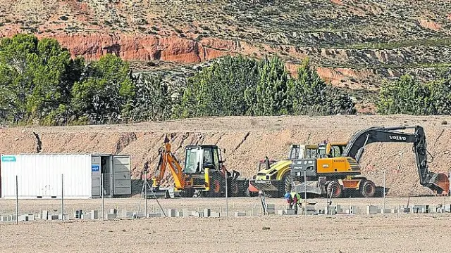 Inicio de las obras en los terrenos del futuro hospital de Teruel.Foto Bykofoto/Antonio Garcia. 08/03/19 [[[FOTOGRAFOS]]]