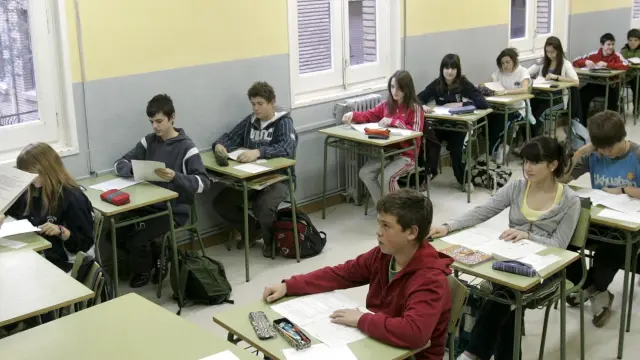 La huelga convocada por CGT, STEA y CC. OO. afecta a más de 14.500 docentes de Aragón.