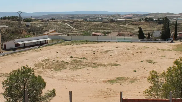Imagen del Campo La Val, en Híjar, abandonado tras la desaparición del Híjar.
