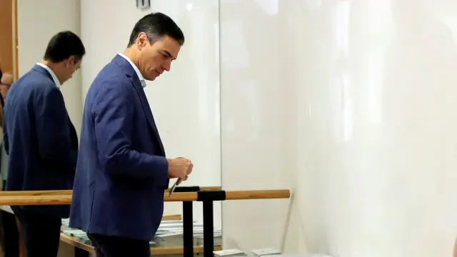 Pedro Sánchez vota en estos comicios.