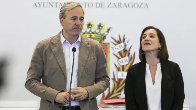 Jorge Azcón y Sara Fernández