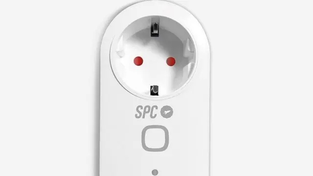 SPC Clever Plug, enciende y apaga con solo pedirlo