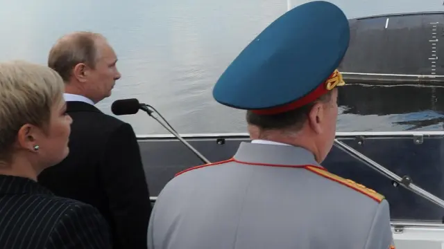 Imagen de archivo que muestra a Putin durante una visita a un submarino, durante el Día de la Marina en Rusia.